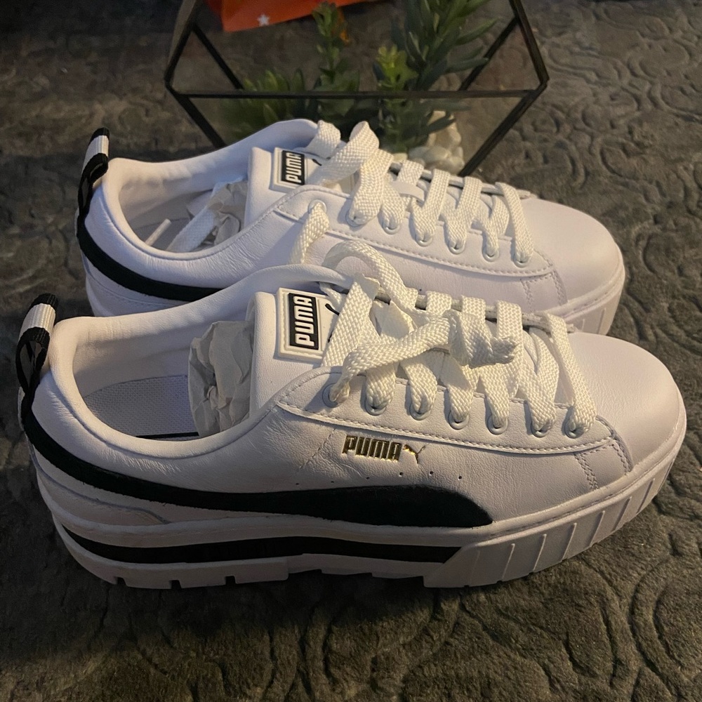 PUMA Mayze Leather Women Size 8!